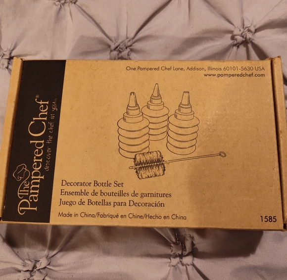 The Pampered Chef Kitchen Nwt The Pampered Chef Decorator Bottle